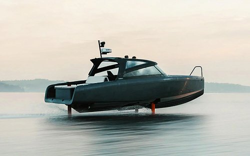 Candela C-8 Electric Hydrofoil Watercraft: 